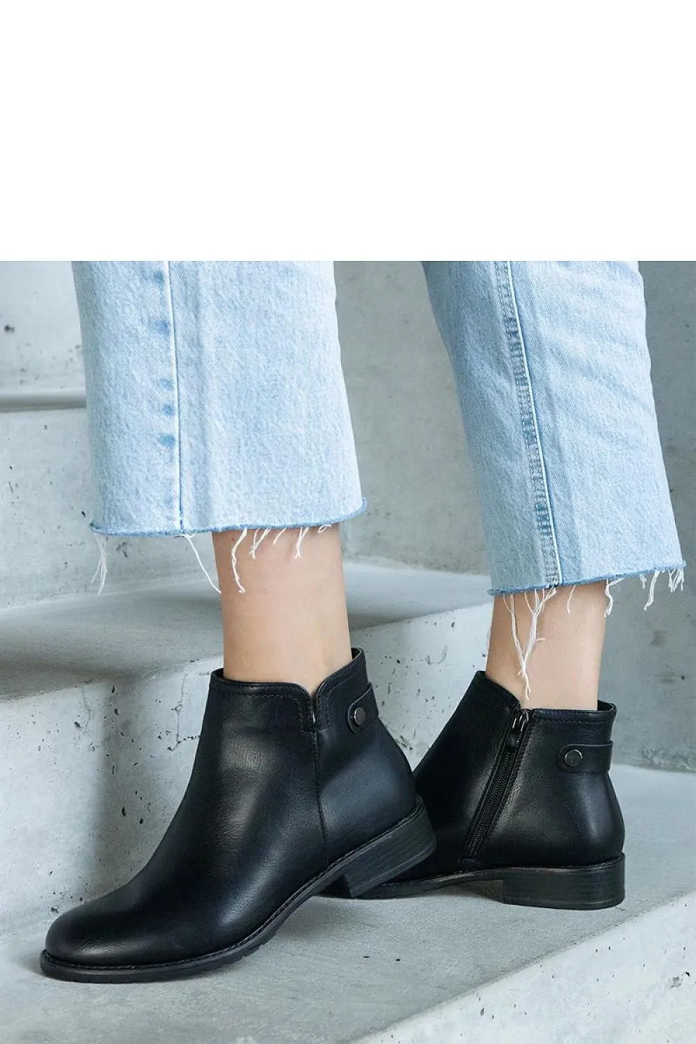 Black Baida insulated ankle boots