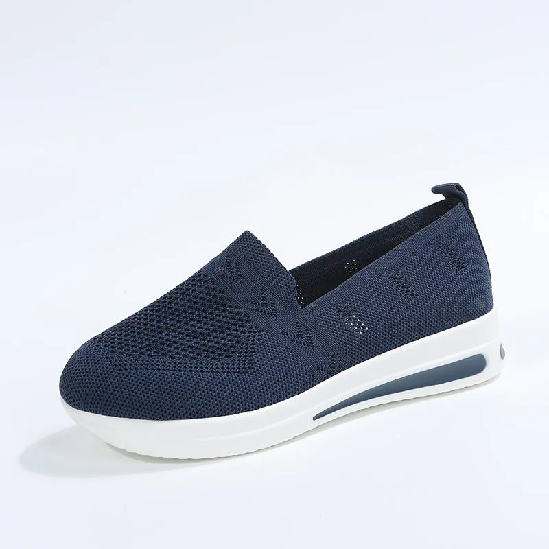 Lightweight Mesh Pump Flyknit Sneakers