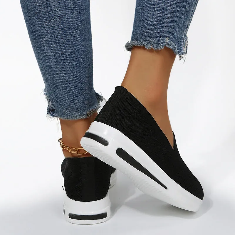 Lightweight Mesh Pump Flyknit Sneakers