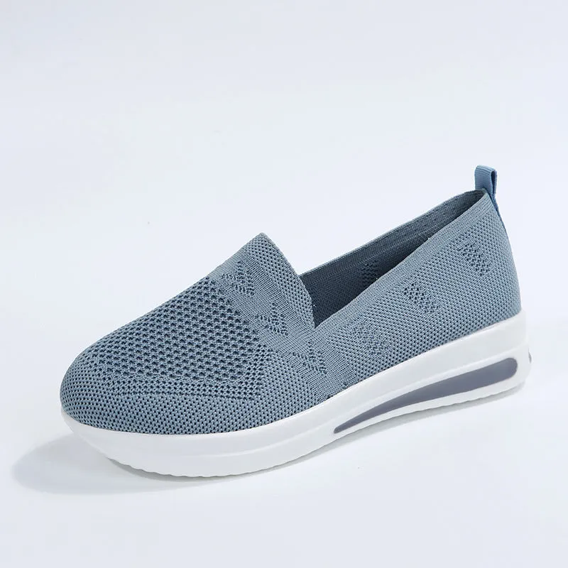 Lightweight Mesh Pump Flyknit Sneakers