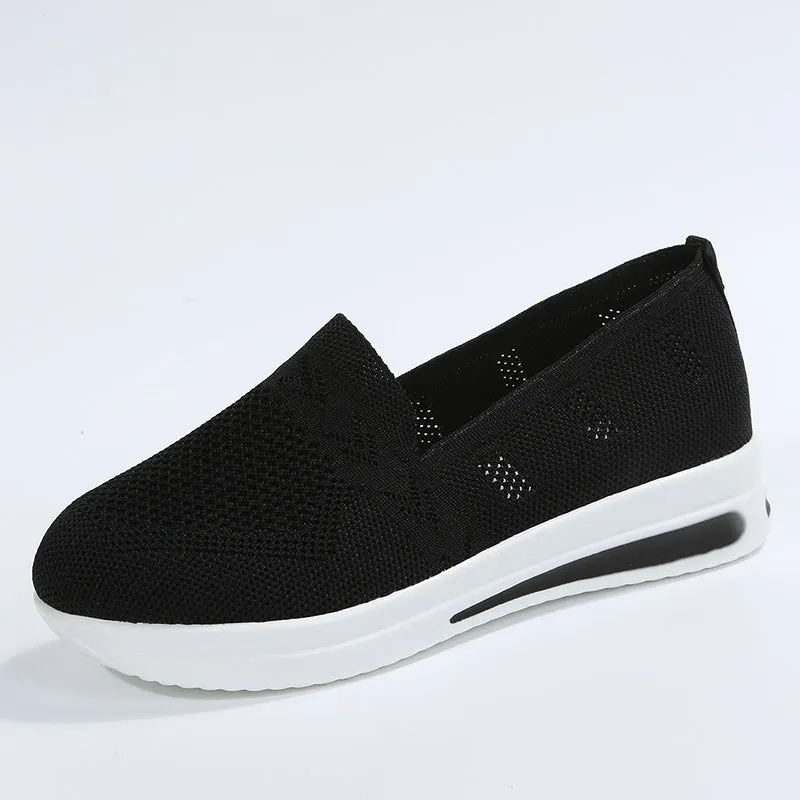 Lightweight Mesh Pump Flyknit Sneakers